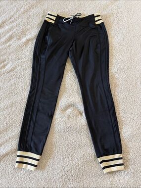 Athleta Black Leggings with Cream Stripe Cuffs Small